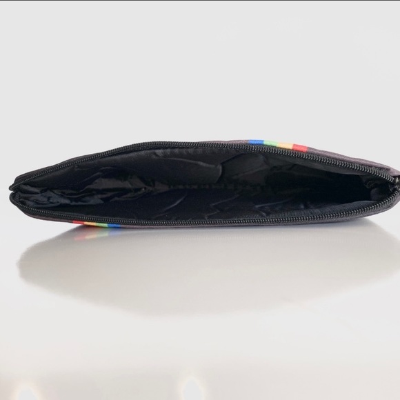 The Perfect Follow Me Pouch - Picture 3 of 3